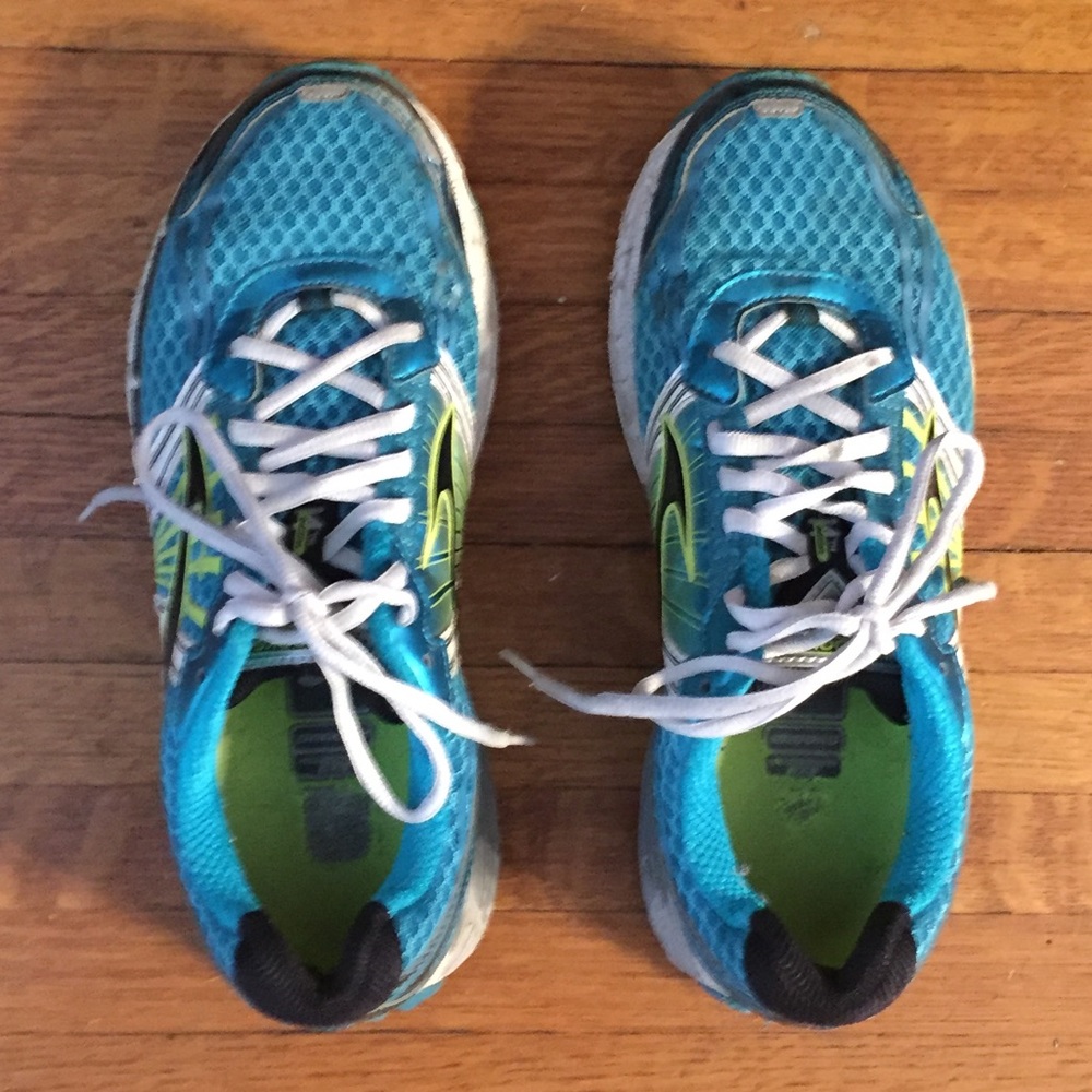 Women's Brooks GTS size 10